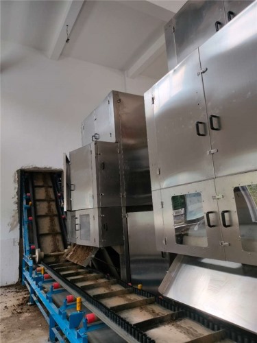 云南某污水處理廠訂購的2臺一體式污泥深度脫水機，已投入使用啦！